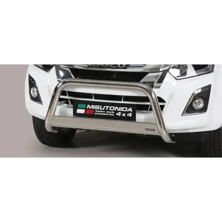 Frontbøyle Isuzu D-Max 17-19 EC Godkjent Medium Bar montert på hvit bil, sett forfra.