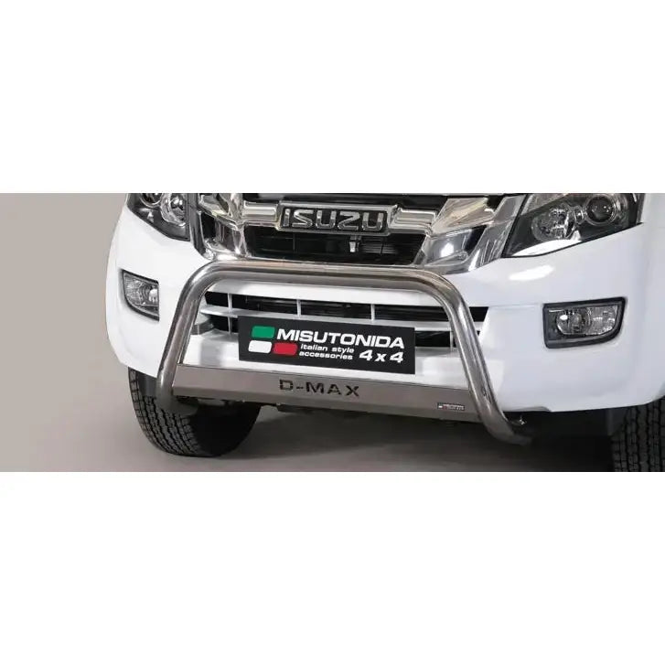 Frontbøyle Isuzu D-Max 17-19 EC godkjent medium mark montert på hvit pickup med D-MAX-logo.