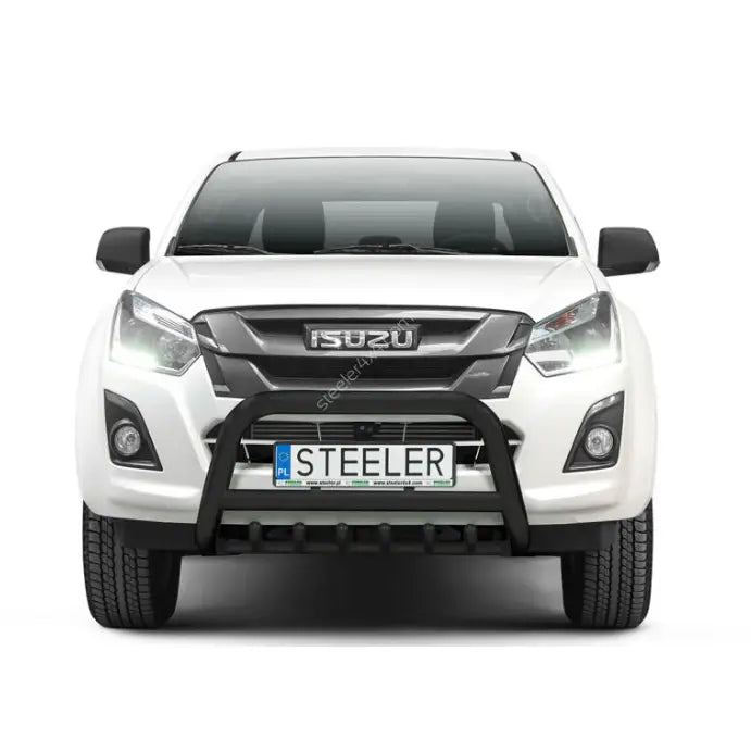 Kufanger på Isuzu D-Max 18-20 EC, svart metall foran grill, sett rett forfra mot hvit bakgrunn.