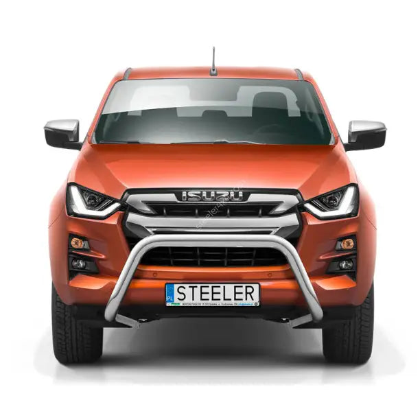 Frontbøyle Isuzu D-Max 20- EC godkjent stål montert på oransje pickup sett forfra.