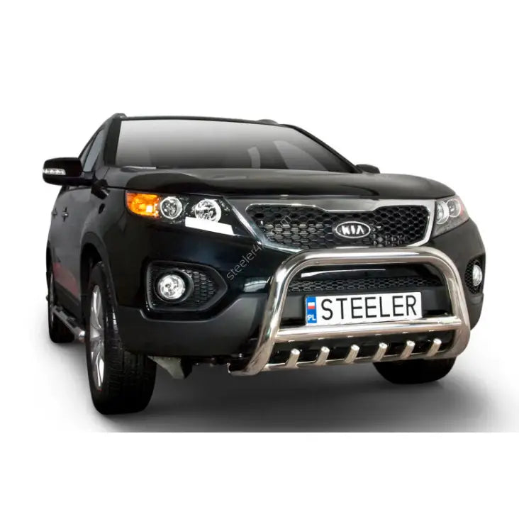 Frontbøyle Kia Sorento 09-12 EC godkjent montert foran grill på svart SUV med synlige frontlys.