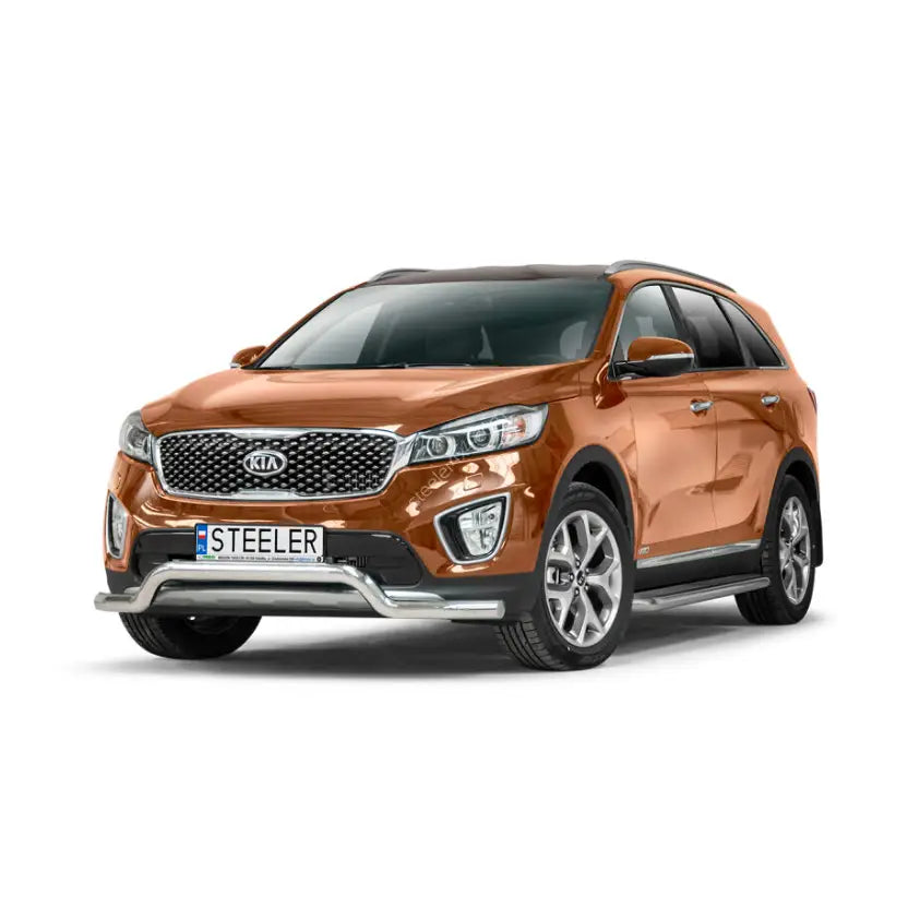 Frontbøyle Kia Sorento 15-18 montert på brun SUV med sølv grillbeskytter og kromdetaljer mot hvit bakgrunn.