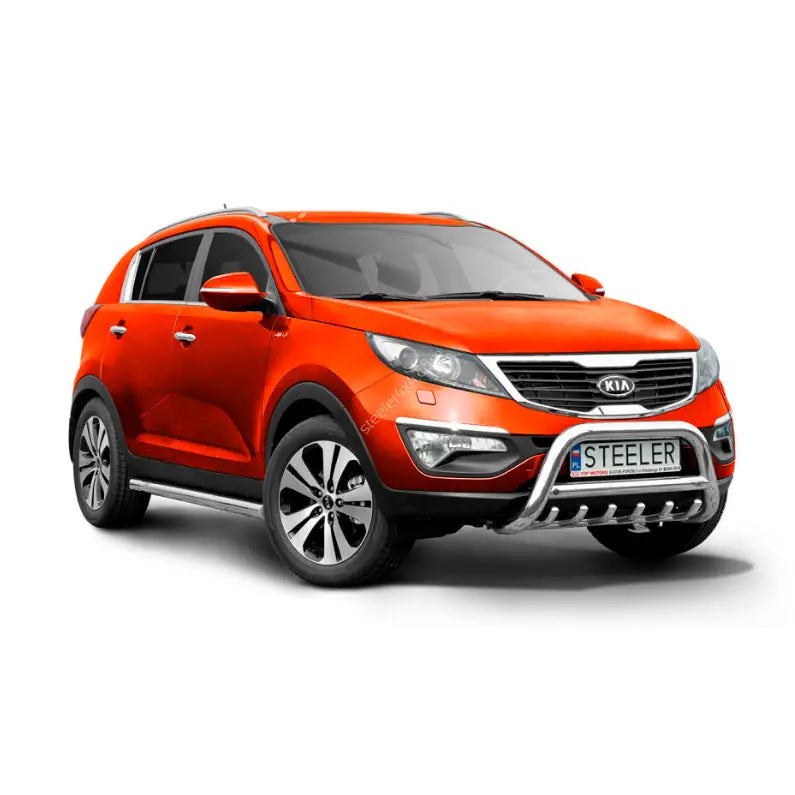 Frontbøyle Kia Sportage 10-15 montert på oransje SUV med sølv kufanger og svarte hjulbuedetaljer.