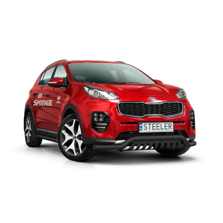 Kufanger på rød Kia Sportage 15-18 med sorte detaljer og metallfrontbøyle, sett fra skrå forside.