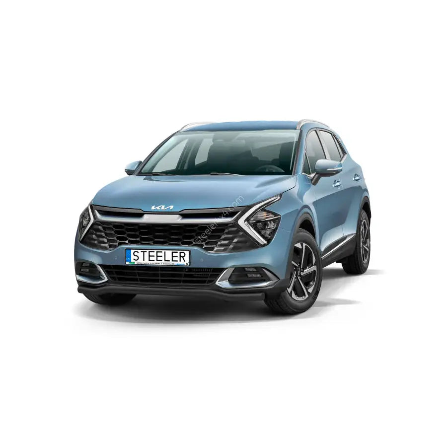 Kufanger til Kia Sportage 21- EC godkjent lav montert på lyseblå SUV mot hvit bakgrunn.