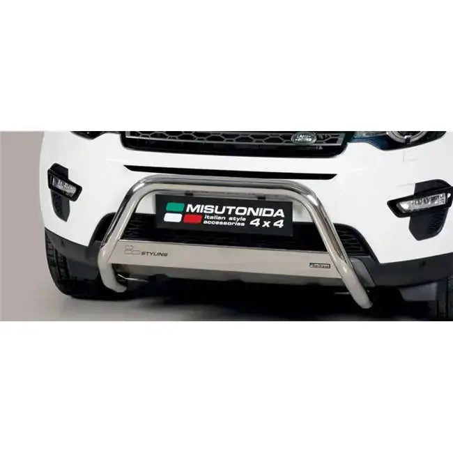 Frontbøyle Land Rover Discovery Sport 5 2018-modell montert på hvit bil, sett forfra.