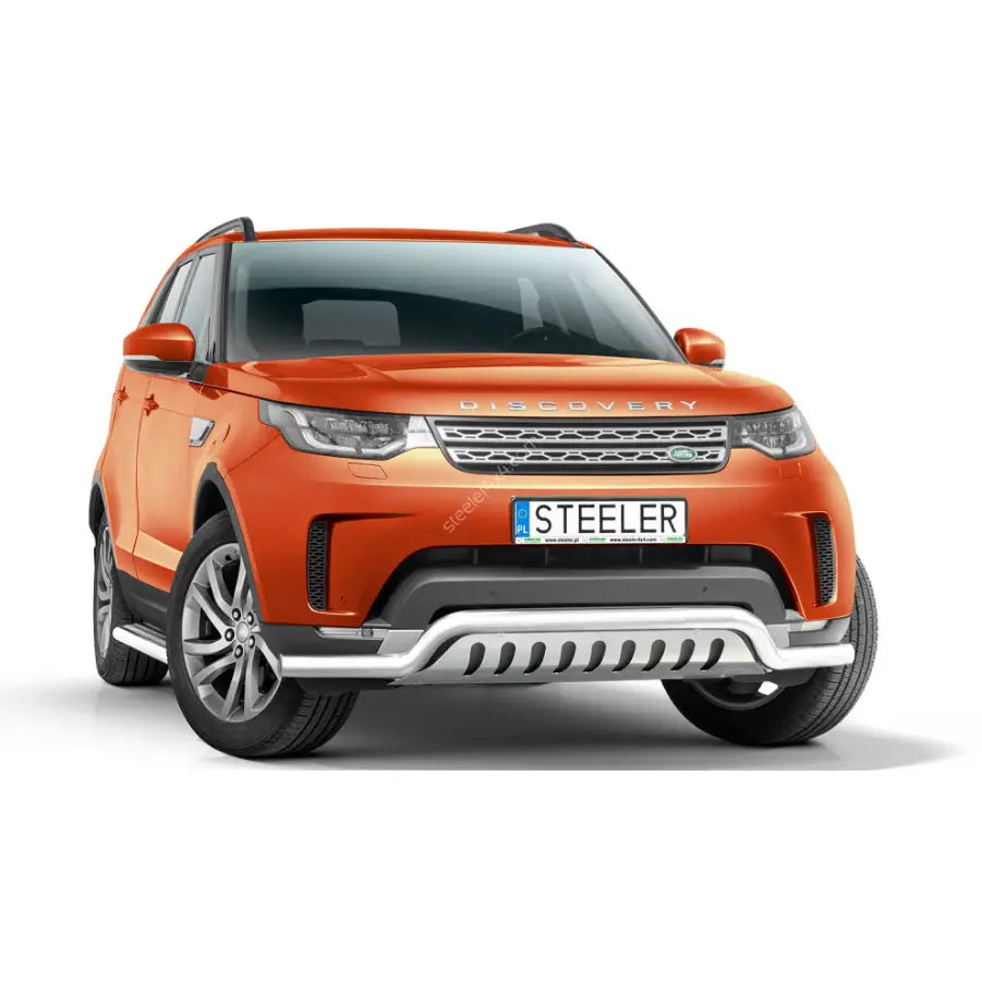 Frontbøyle Land Rover Discovery V med sølvfarget plate og oransje karosseri sett forfra.