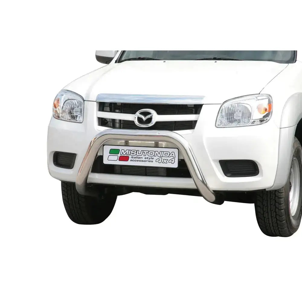 Frontbøyle Mazda BT50 09-12 EC godkjent Super Bar montert på hvit bil sett fra skrå forside.