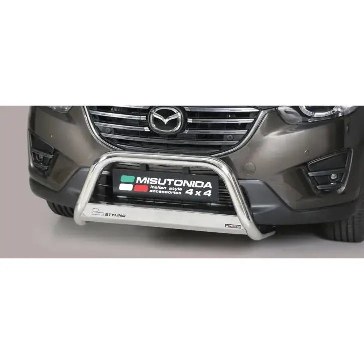 Frontbøyle Mazda CX-5 15-16 montert foran på mørk SUV med synlige logoer og tekst.