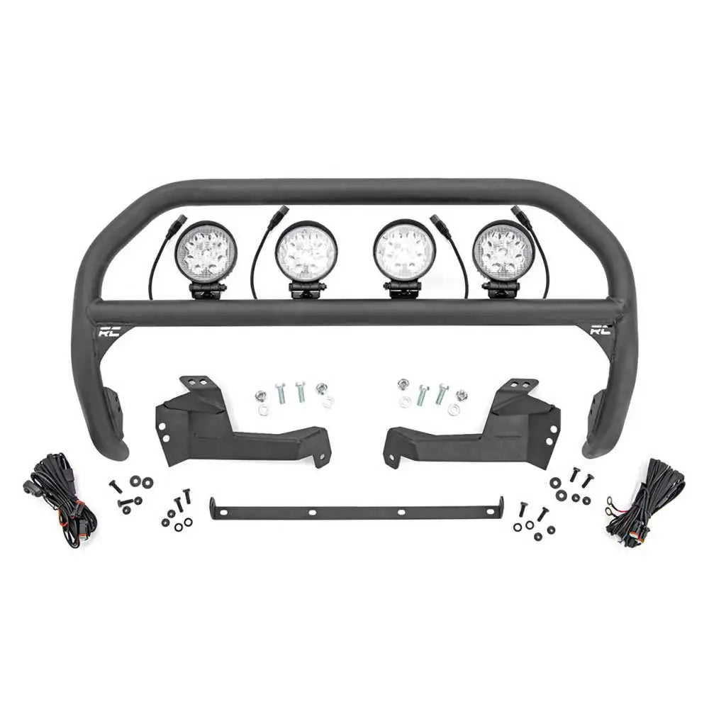 Frontbøyle med fire runde LED-lykter og reflektorer for Ford Bronco Sport, sett rett forfra.
