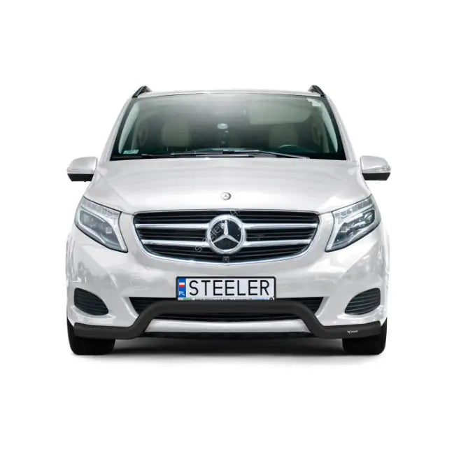 Kufanger Mercedes V-Klasse 14-19 i sølv, sett forfra med synlig frontgrill og svart beskyttelseslist.
