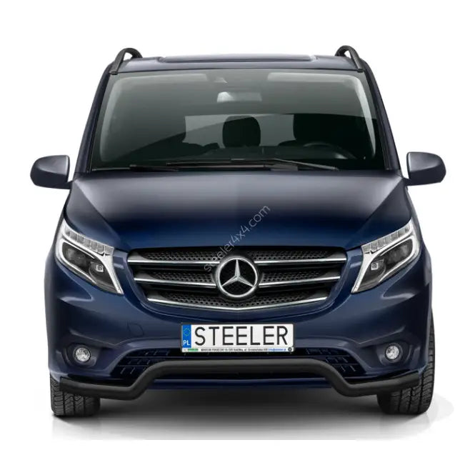 Kufanger på Mercedes Vito 14- EC godkjent lav stål, sett forfra med kromdetaljer og svart bunnbeskyttelse.
