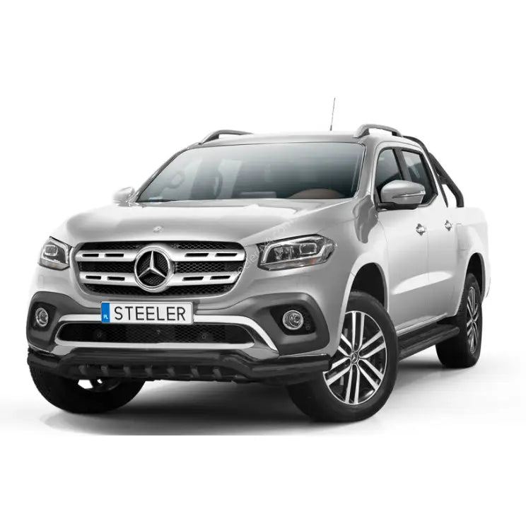 Kufanger Mercedes X-Klasse 17- montert på sølv pickup med krom grill og skiltet "STEELER" foran.