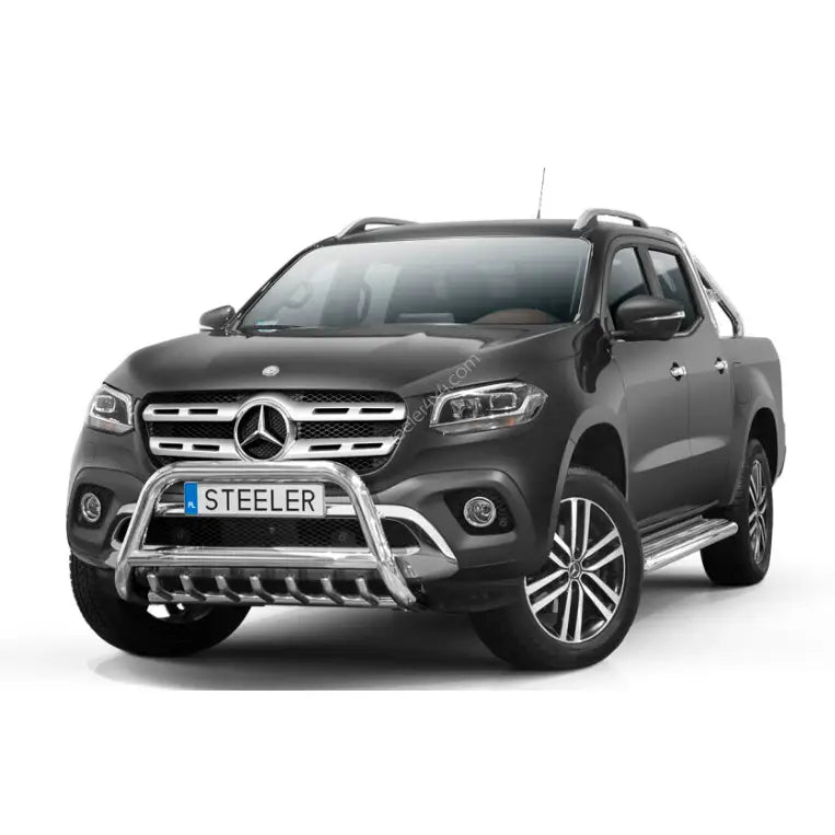 Frontbøyle på Mercedes X-Klasse 17- i polert stål, montert på svart pickup med aluminiumsfelger.