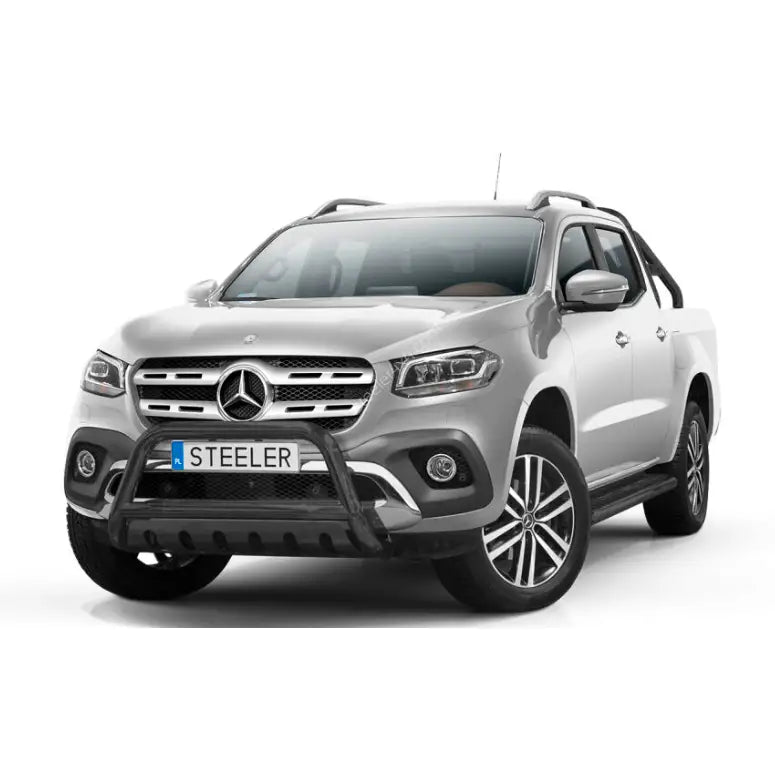 Kufanger Mercedes X-Klasse 17- montert på sølv pickup med svarte detaljer og aluminiumsfelger.