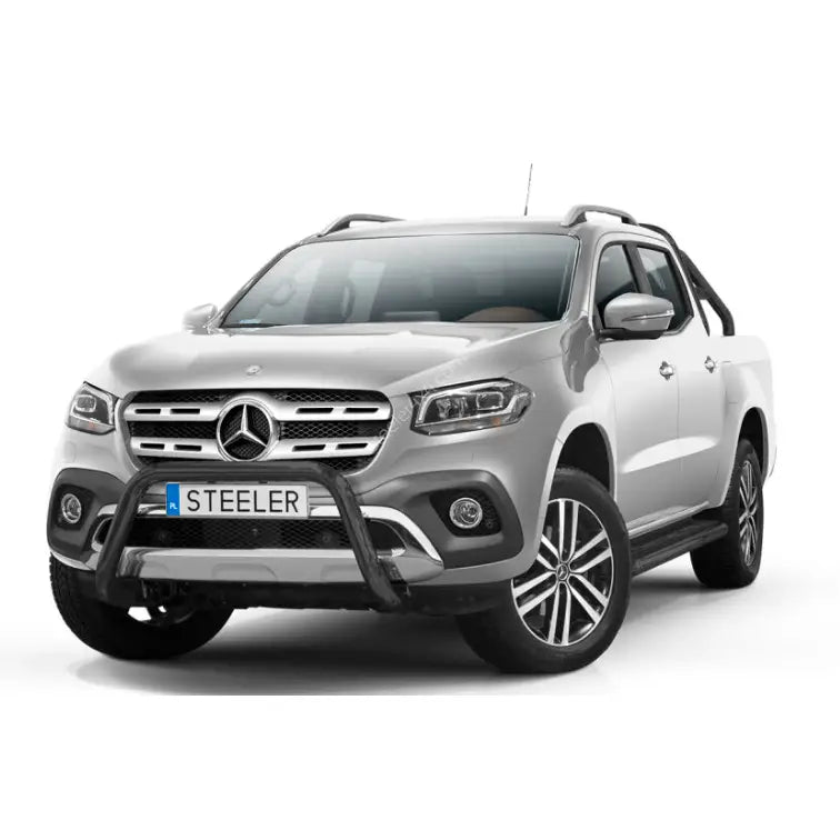 Kufanger på Mercedes X-Klasse 17- vises montert foran, med sorte detaljer og store felger.