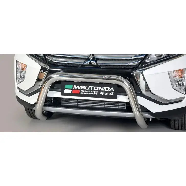 Frontbøyle Mitsubishi Eclipse Cross 18- EC godkjent Super Bar i stål sett rett forfra på hvit bil.