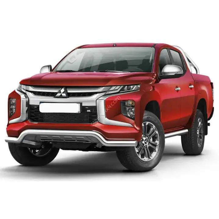 Frontbøyle på Mitsubishi L200 19- EC godkjent lav, kromdetaljer, store felger, hvit bakgrunn.