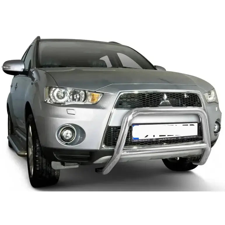 Frontbøyle på Mitsubishi Outlander 09-12 EC godkjent med tverrør, montert foran på sølvfarget SUV.