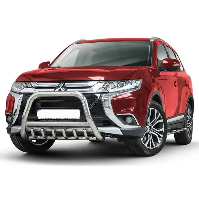 Frontbøyle Mitsubishi Outlander 15-18 EC godkjent, montert på rød SUV med sølv kufanger og grill.