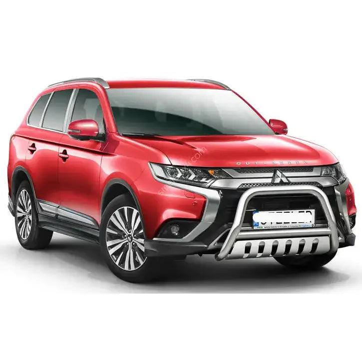 Frontbøyle på Mitsubishi Outlander 2018 med aluminiumsfarget kufanger mot hvit bakgrunn.