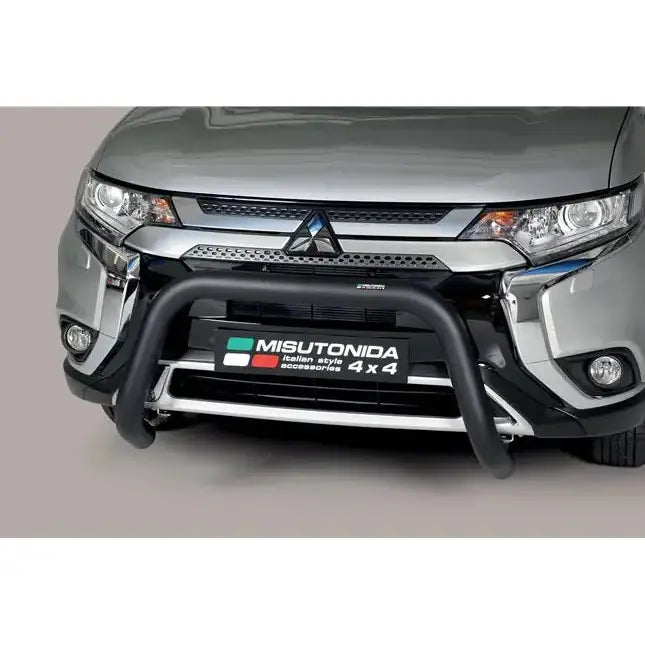 Kufanger Mitsubishi Outlander 20- EC-Godkjent Super Bar Inox montert på grå SUV sett forfra.