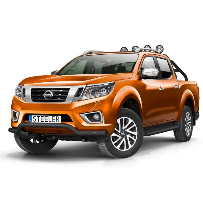 Kufanger på Nissan Navara NP300 15- med sorte og kromdetaljer, fire lyskastere og hvit bakgrunn.