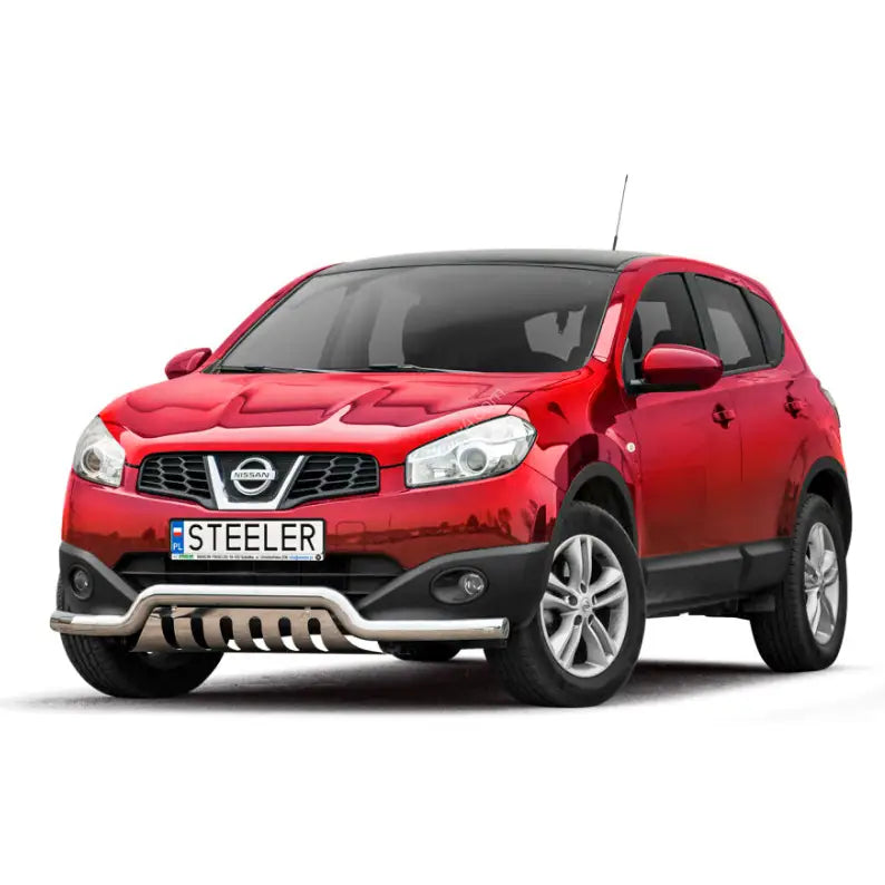 Frontbøyle Nissan Qashqai 10-13 lav modell med sølvfarget kufanger foran på rød SUV.