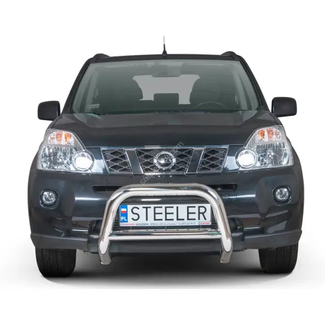 Frontbøyle på Nissan X-Trail 10-14 EC godkjent med tverrør sett forfra mot hvit bakgrunn.