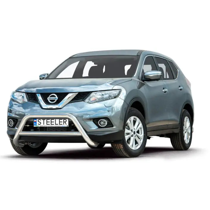 Frontbøyle til Nissan X-Trail 14-17 EC godkjent med tverrør montert foran på grå SUV.