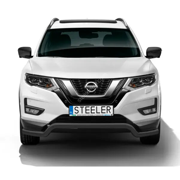 Kufanger på Nissan X-Trail 18- EC godkjent lav, sett forfra med svart grill og STEELER-skilt.