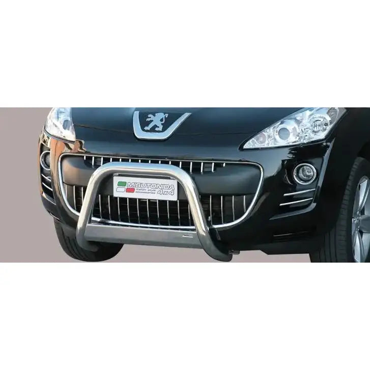 Frontbøyle Peugeot 4007 08-12 EC godkjent, forkrommet metall montert foran på svart bil.