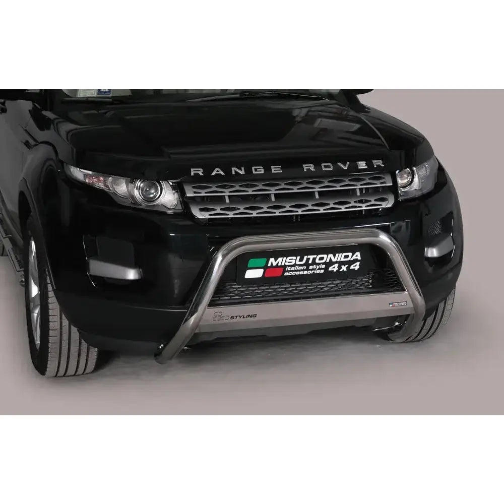 Frontbøyle Range Rover Evoque 11-15 i sølv stål montert på svart SUV, sett rett forfra.
