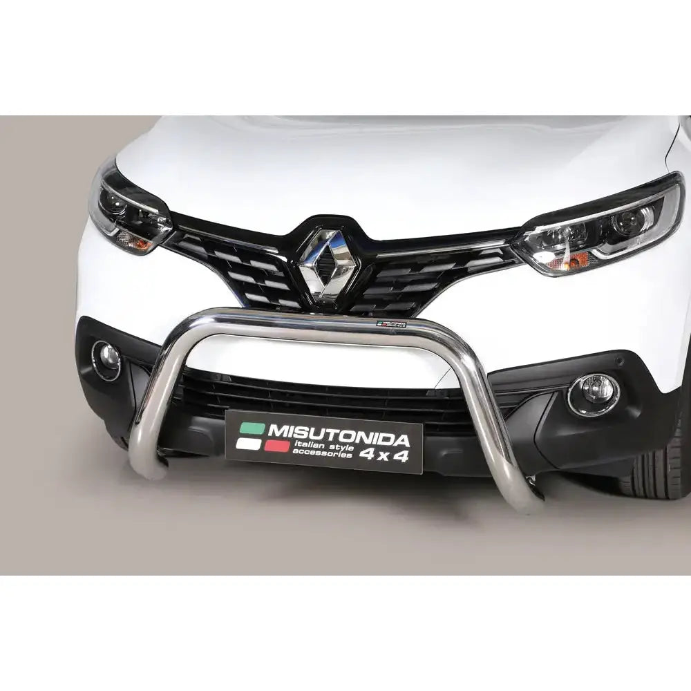 Frontbøyle Renault Kadjar 15-18 i blankt metall montert foran på hvit bil med synlig grill og lykter.