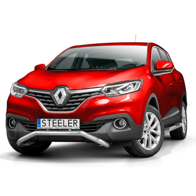 Frontbøyle på rød Renault Kadjar 16-18 med blanke metallrør foran og langs sidene, sett skrått forfra.