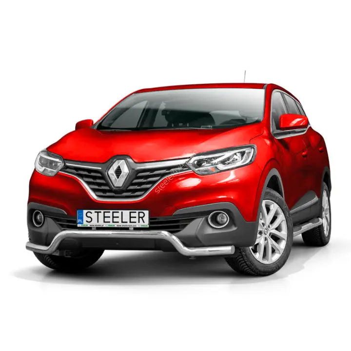 Frontbøyle på rød Renault Kadjar 16-18, sølvfarget metall, sett forfra med synlig grill og lykter.