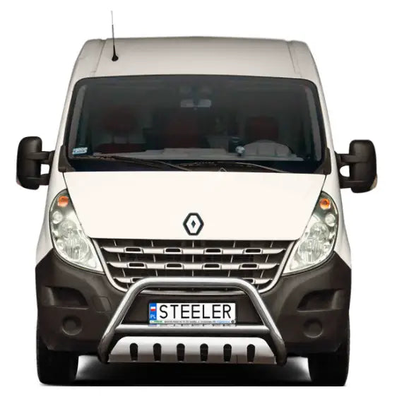 Frontbøyle på Renault Master 10-19 varebil med sølvfarget kufanger og synlig Renault-logo.