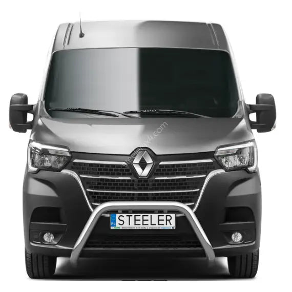 Frontbøyle Renault Master 19- montert foran på grå varebil med kromfarget kufanger og STEELER-skilt.