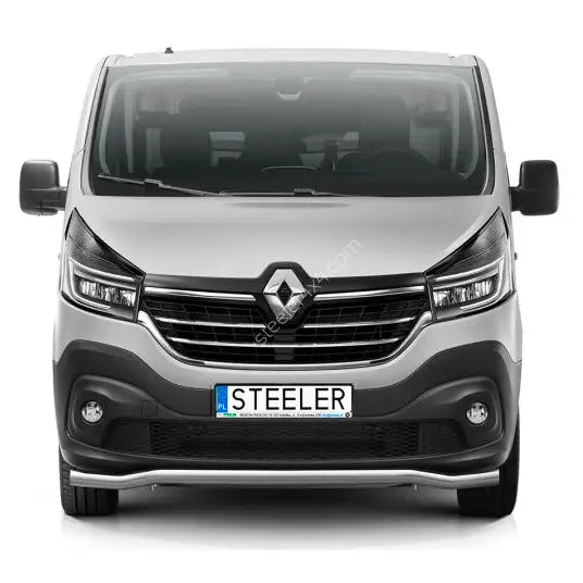 Frontbøyle Renault Trafic 19-21 EC godkjent montert på sølvfarget varebil sett forfra.