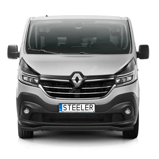 Kufanger til Renault Trafic 19-21, sølvfarget varebil sett forfra med frontbøyle og kromdetaljer.