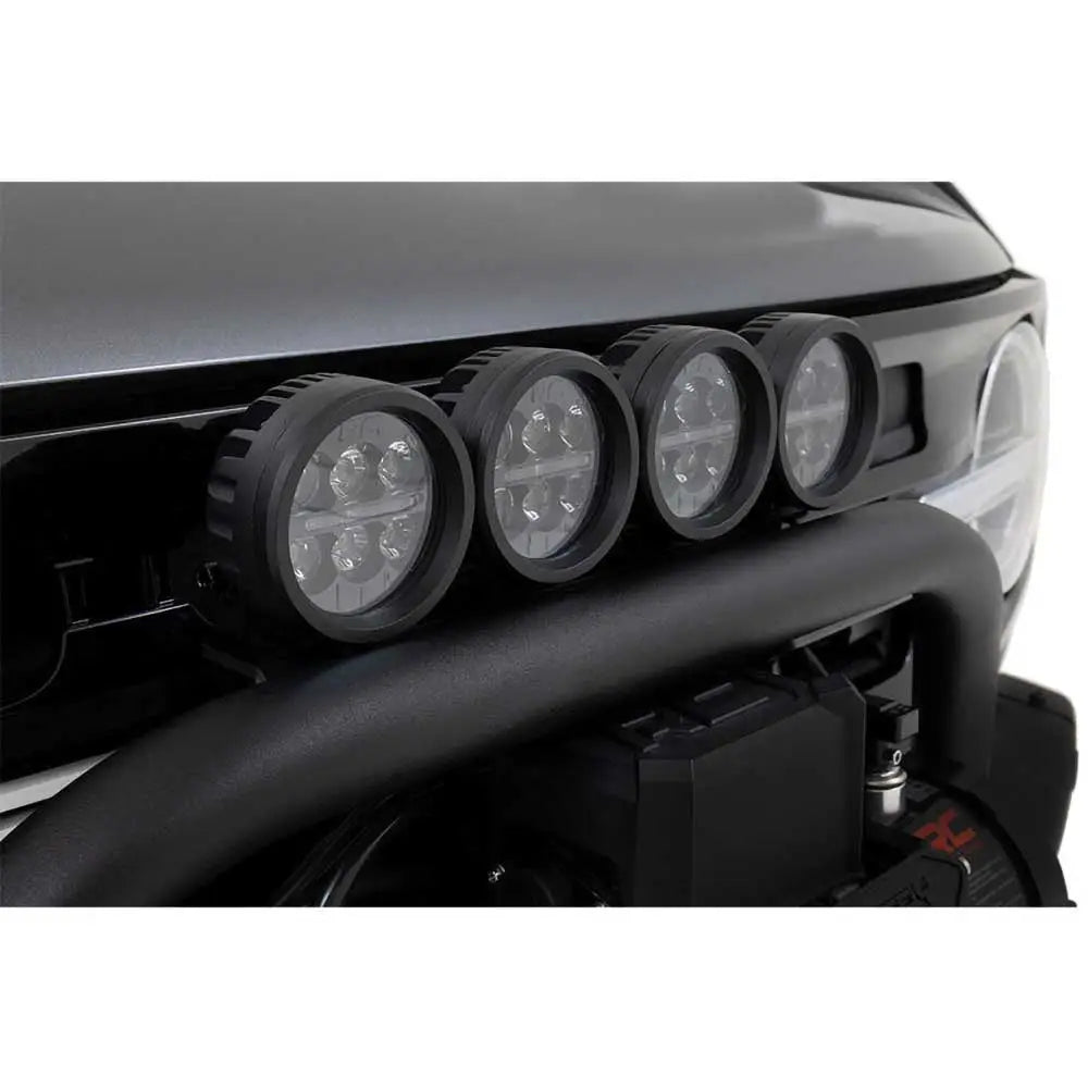 Bullbar Safari Rough Country med fire runde LED-lykter montert foran på Ford New Bronco.