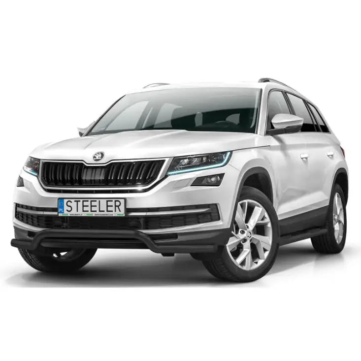 Kufanger på Skoda Kodiaq 16-21 montert foran, med sorte detaljer og synlige LED-lykter.