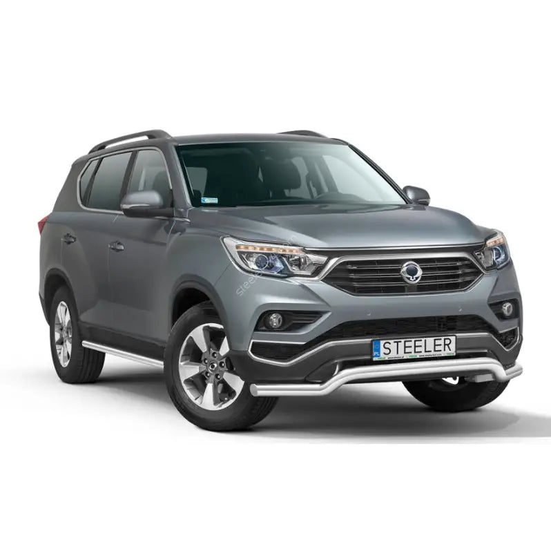 Frontbøyle til SsangYong Rexton 18-21 EC godkjent montert på grå SUV med kromdetaljer.