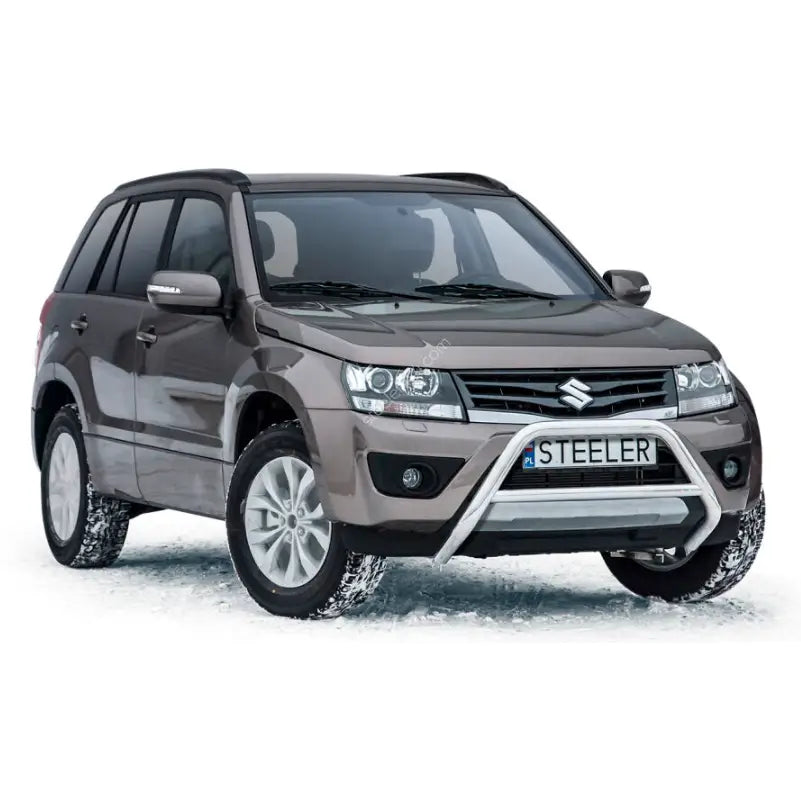 Frontbøyle Suzuki Grand Vitara 06-14 montert foran på brun SUV med sølvfarget tverrør på snø.