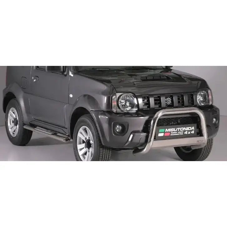 Frontbøyle Suzuki Jimny 12-17 EC godkjent montert på mørk SUV med kromfarget kufanger og runde frontlys.