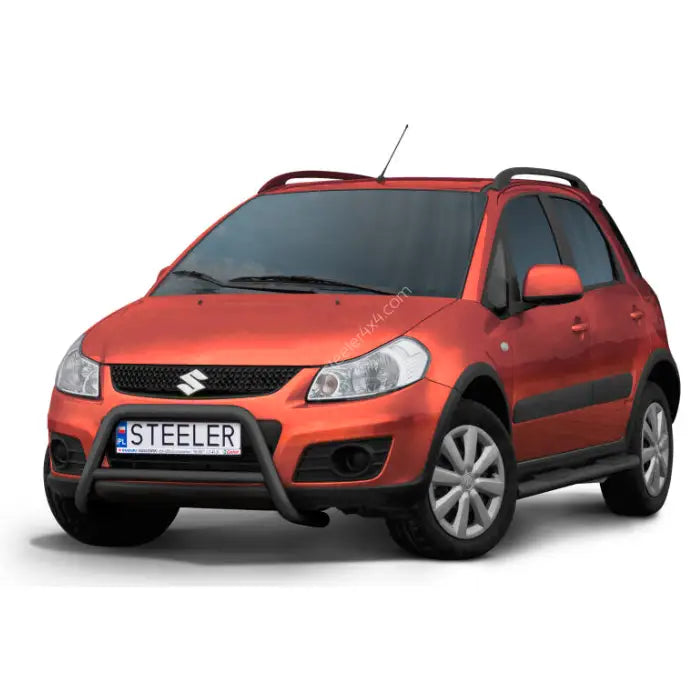 Kufanger på Suzuki SX4 06-13 med tverrør, sett skrått forfra mot hvit bakgrunn.