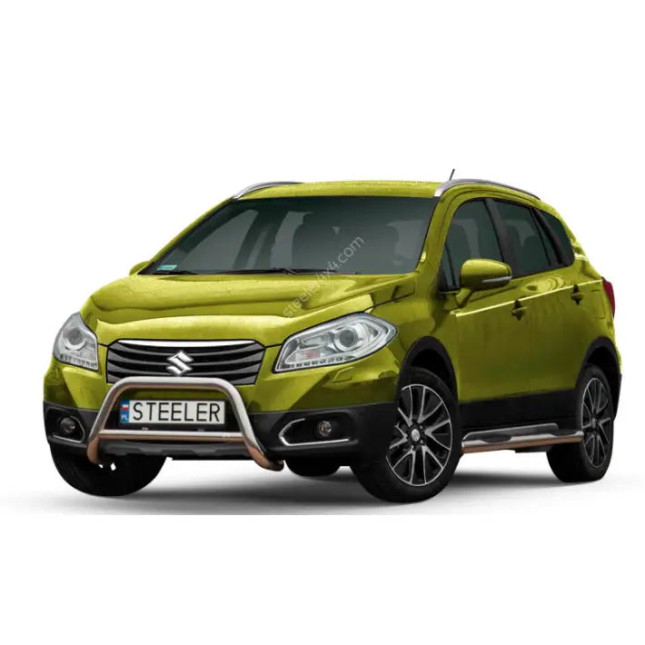 Frontbøyle Suzuki SX4 13-16 EC godkjent med tverrør montert foran på grønn SUV, sett skrått forfra.