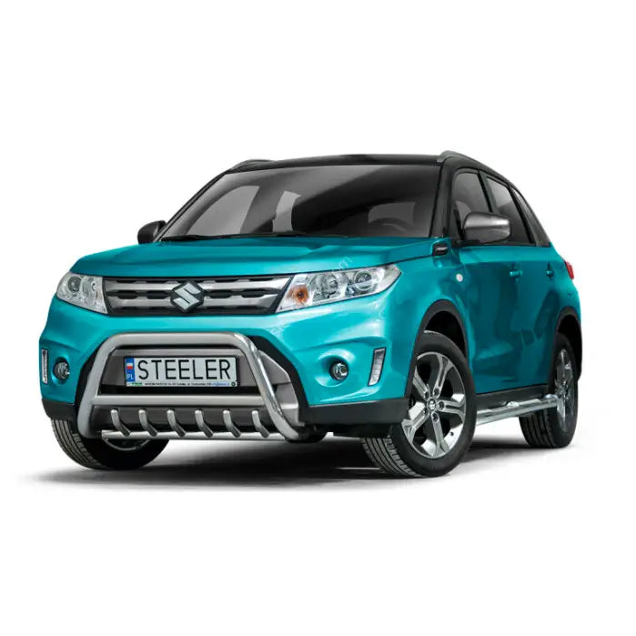 Frontbøyle Suzuki Vitara 15-18 montert på turkis SUV med sølv kufanger og sort tak mot hvit bakgrunn.