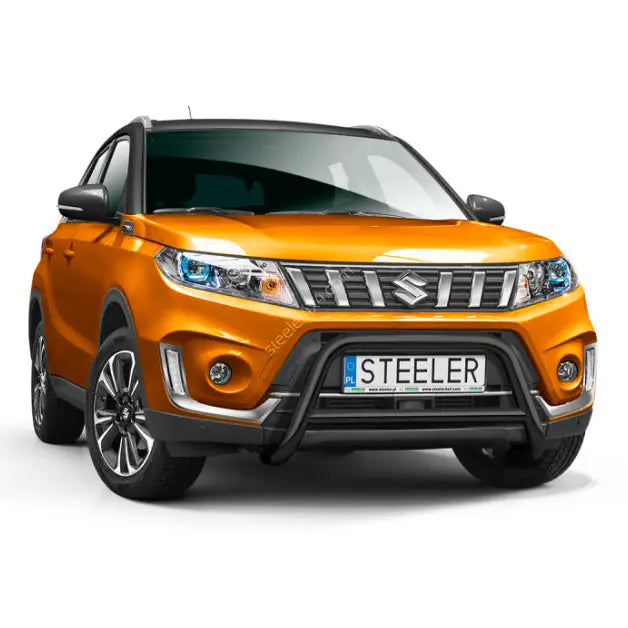 Kufanger til Suzuki Vitara 2018-modell, sort og sølv, montert på oransje SUV, sett forfra.