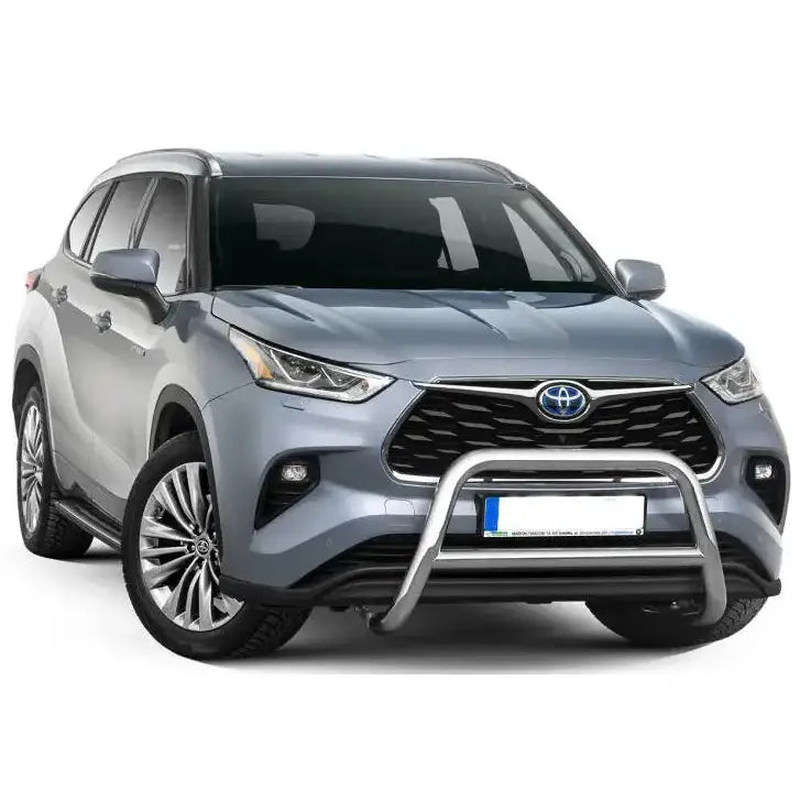 Frontbøyle Toyota Highlander 21- montert foran på sølvfarget SUV med sort grill og tverrør.